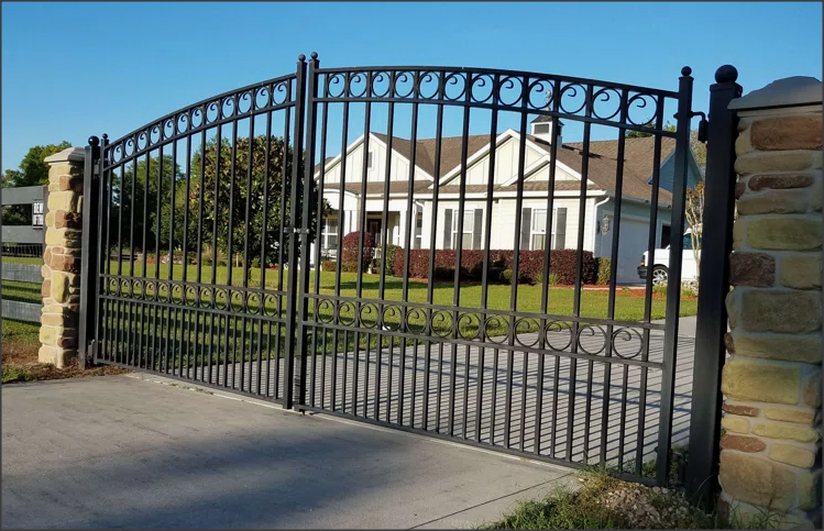 Dual Swing Driveway Gate - Versailles Style